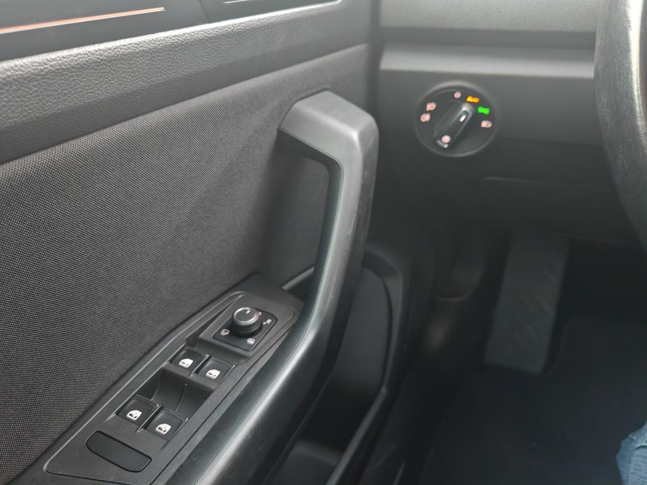 Volkswagen T-Roc Cabriolet incidentata