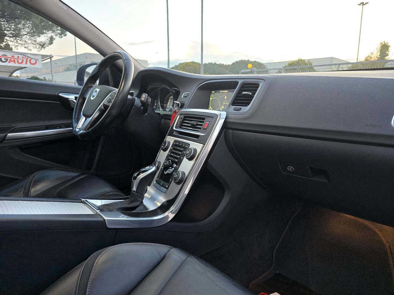 Volvo V60 2.0 d2 Volvo Ocean Race geartronic 120cv