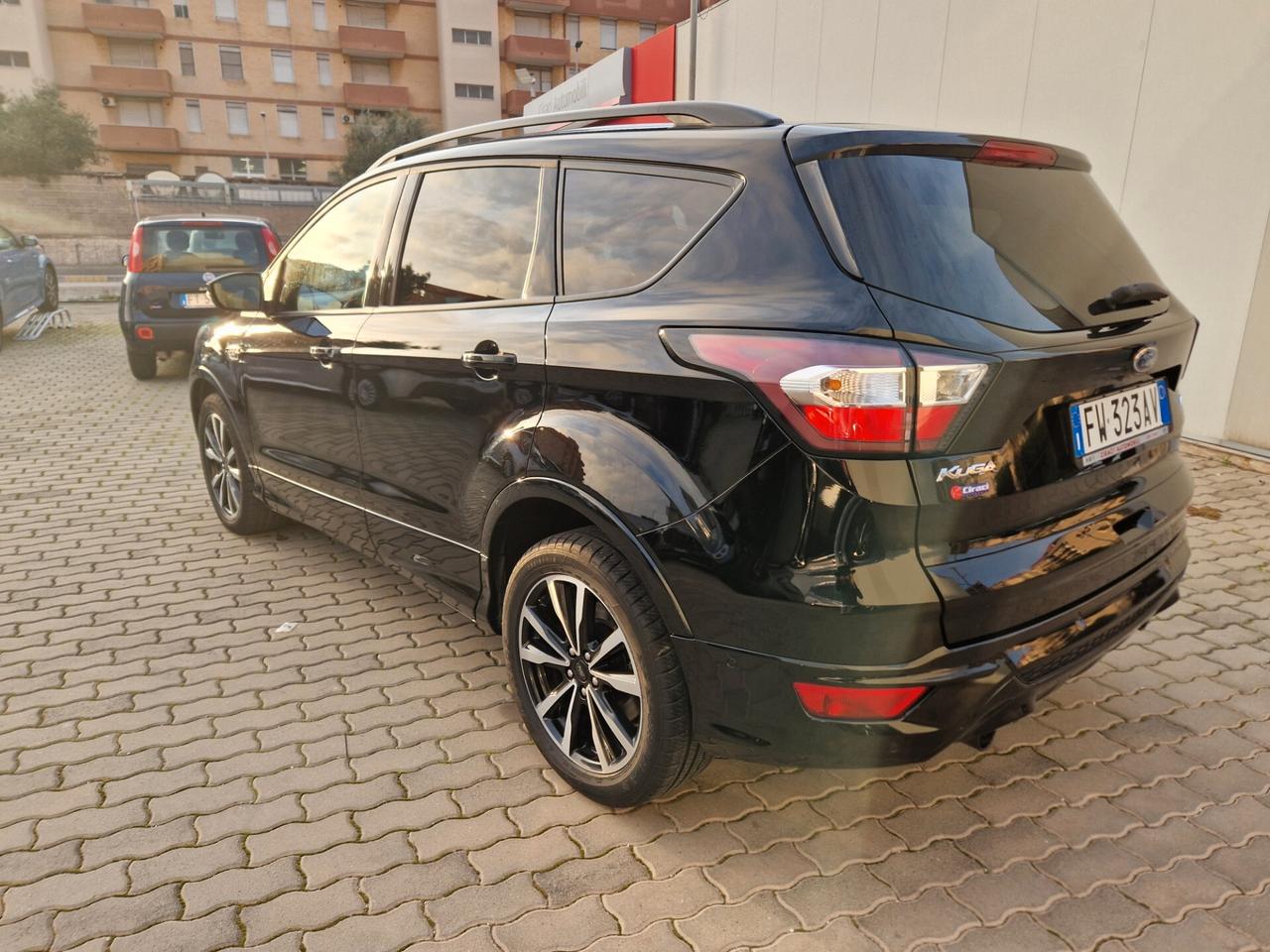 Ford Kuga 2.0 TDCI 180 CV 4WD Powershift ST-Line