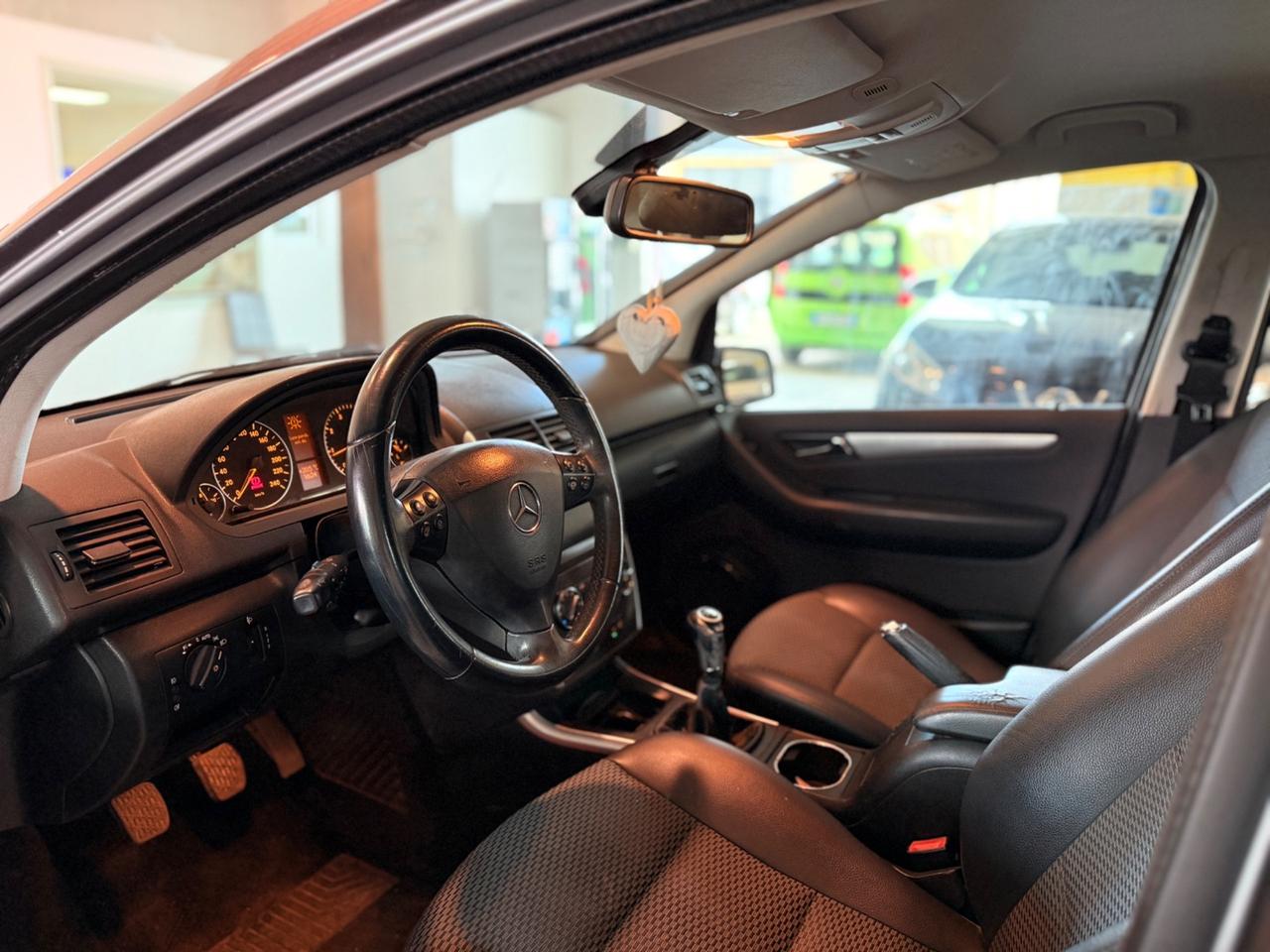 Mercedes-benz A 160 BlueEFFICIENCY neopatentati 2011