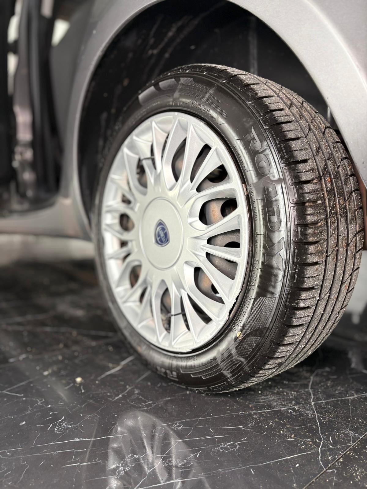 Lancia Ypsilon 1.2 69 CV 5 porte GPL Ecochic Gold