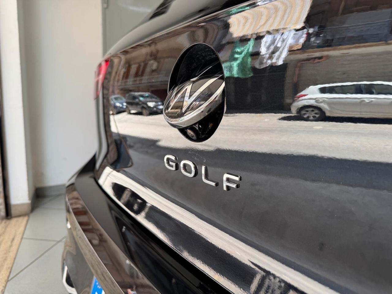 Volkswagen Golf 2.0 TDI 150 CV DSG R-Line 2023 Tetto Apribile
