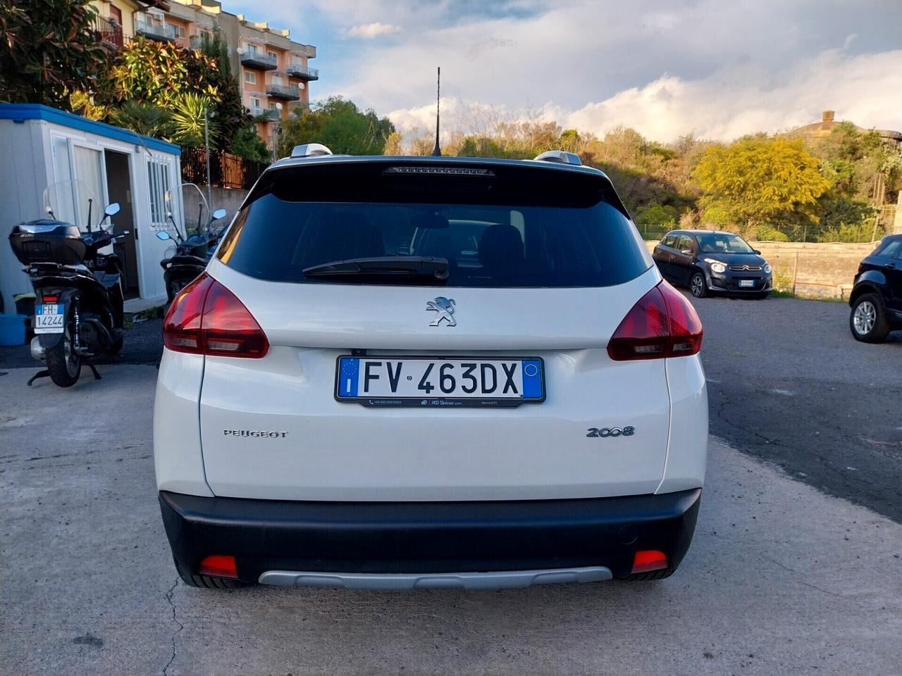 PEUGEOT 2008 1.6 DIESEL SOLO 90.000 KM ALLURE 2019