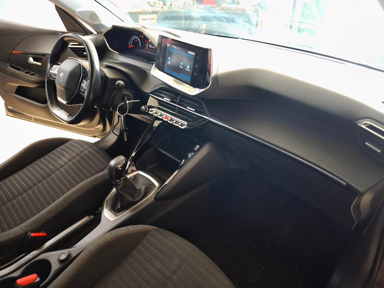 Peugeot 208 PURE TECH INCIDENTATA