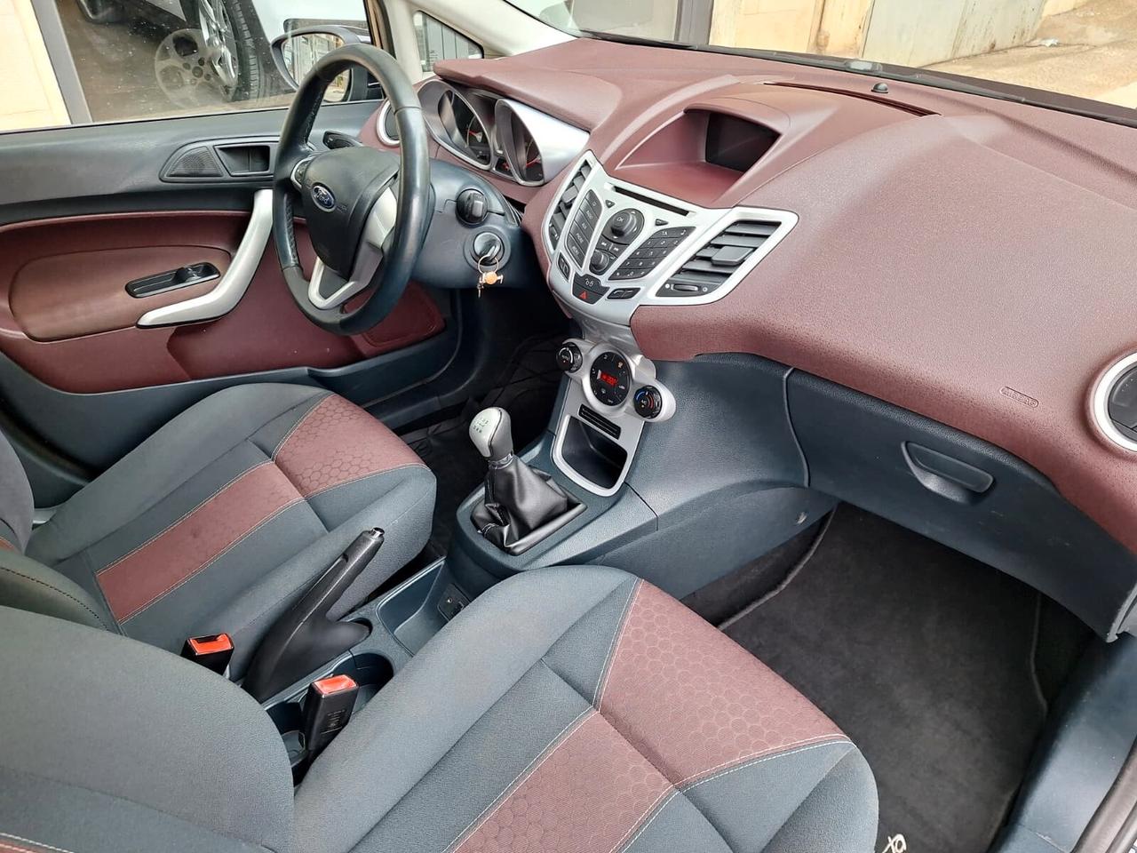 Ford Fiesta 1.4 TDCi 5p. Titanium