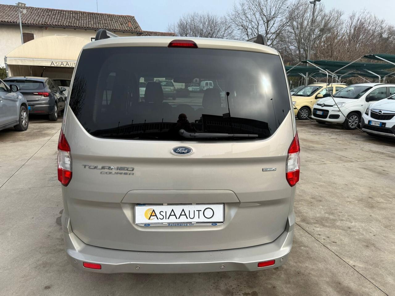 Ford Tourneo Courier 1.0 EcoBoost 100 CV Titanium