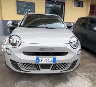Fiat 600 Hybrid 110 CV DCT MHEV Business