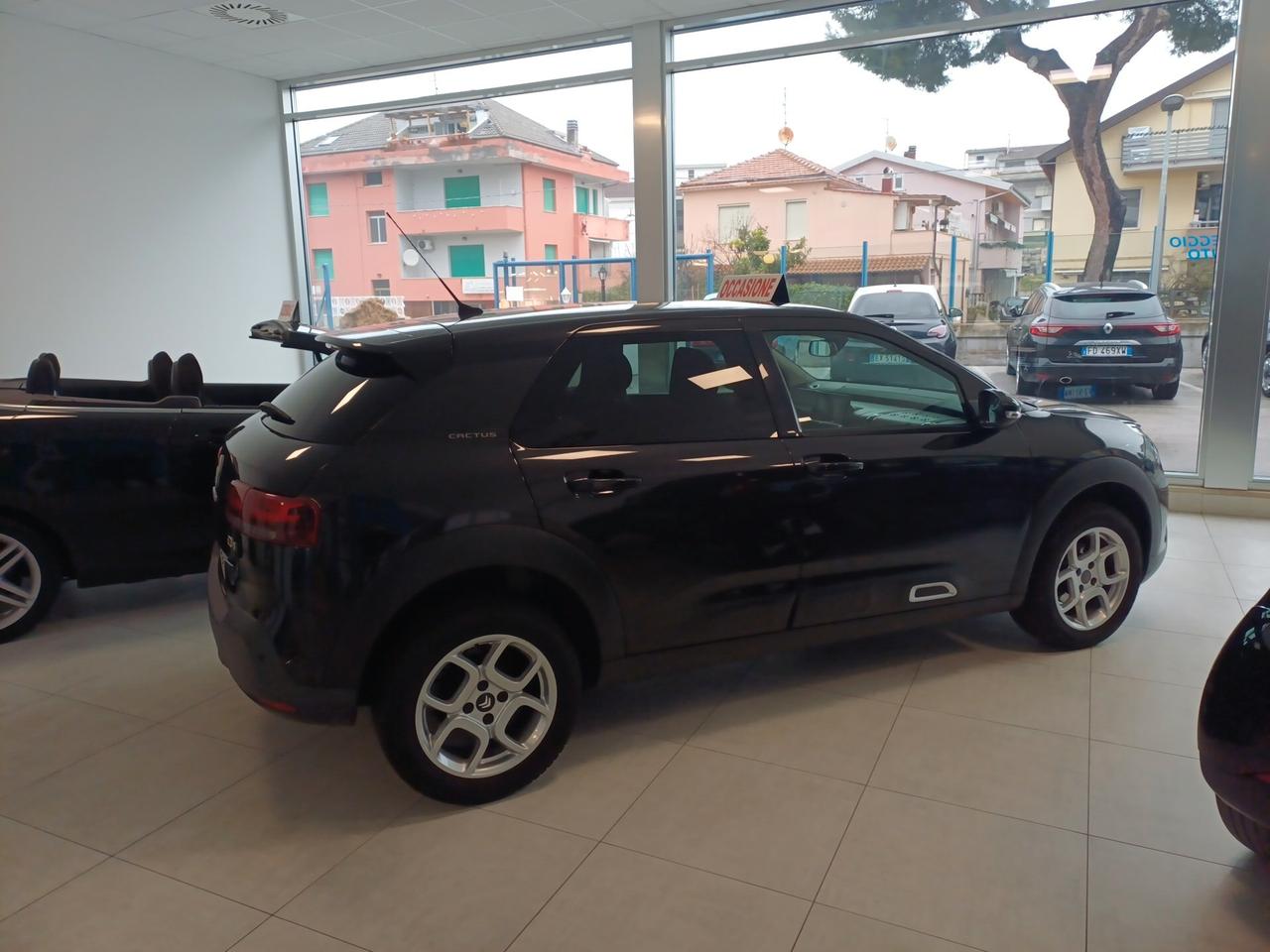 Citroen C4 Cactus BlueHDi 100 S&S Shine Pack