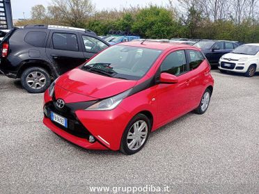 Toyota Aygo II 2014 5p 1.0 x-play my15