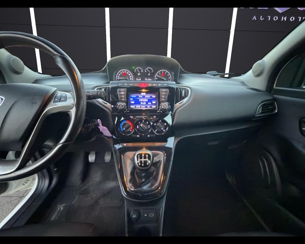 LANCIA Ypsilon 3ª serie - Ypsilon 1.2 69 CV 5 porte GPL Ecochic Elefantino Blu
