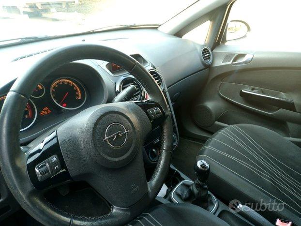 opel corsa benzina 1.2+ GPL