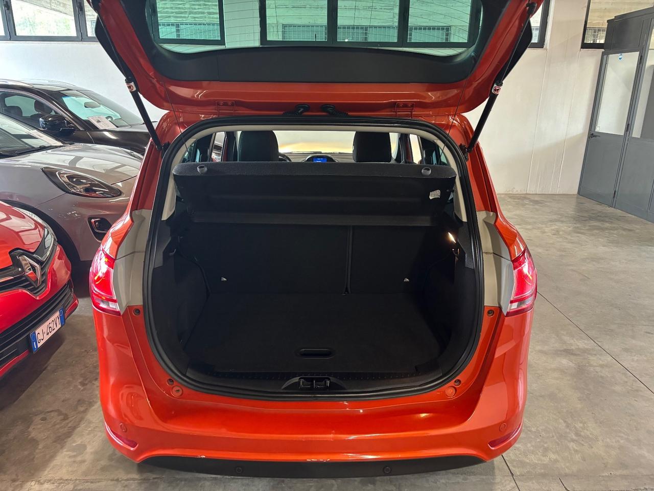 Ford B-Max 1.4 BENZ/GPL 2035 Titanium |OK NEOPATENTATI|