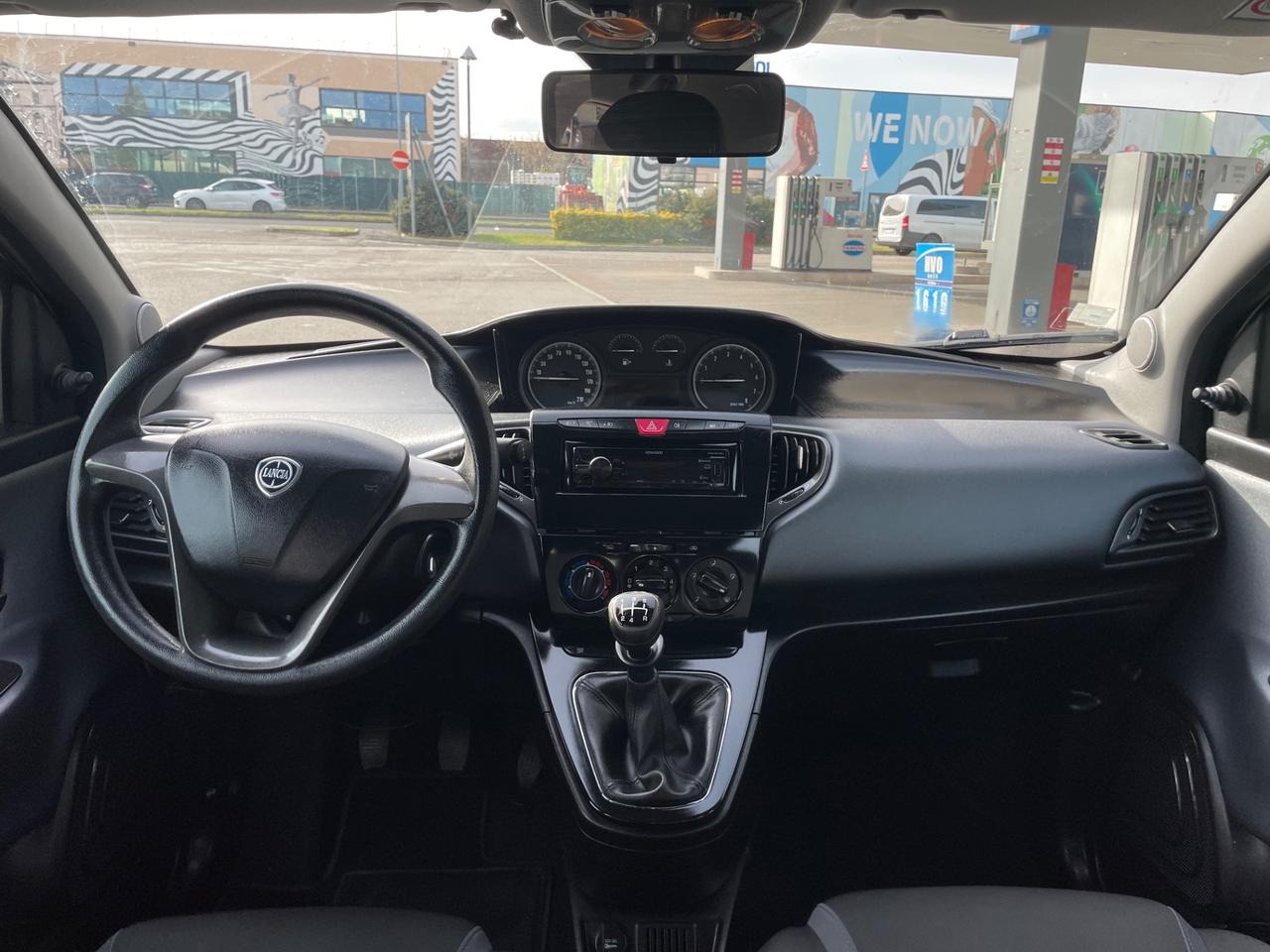 LANCIA YPSILON 10 NEOPATENTATI 1.2 BENZINA40.000 KM ANNO 2016