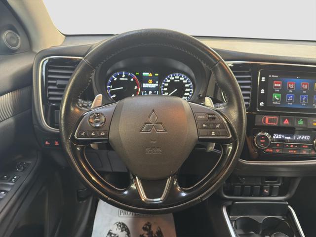 MITSUBISHI Outlander 2.2 DI-D 4WD Instyle Plus SDA 7 posti*IVA ESPOSTA*