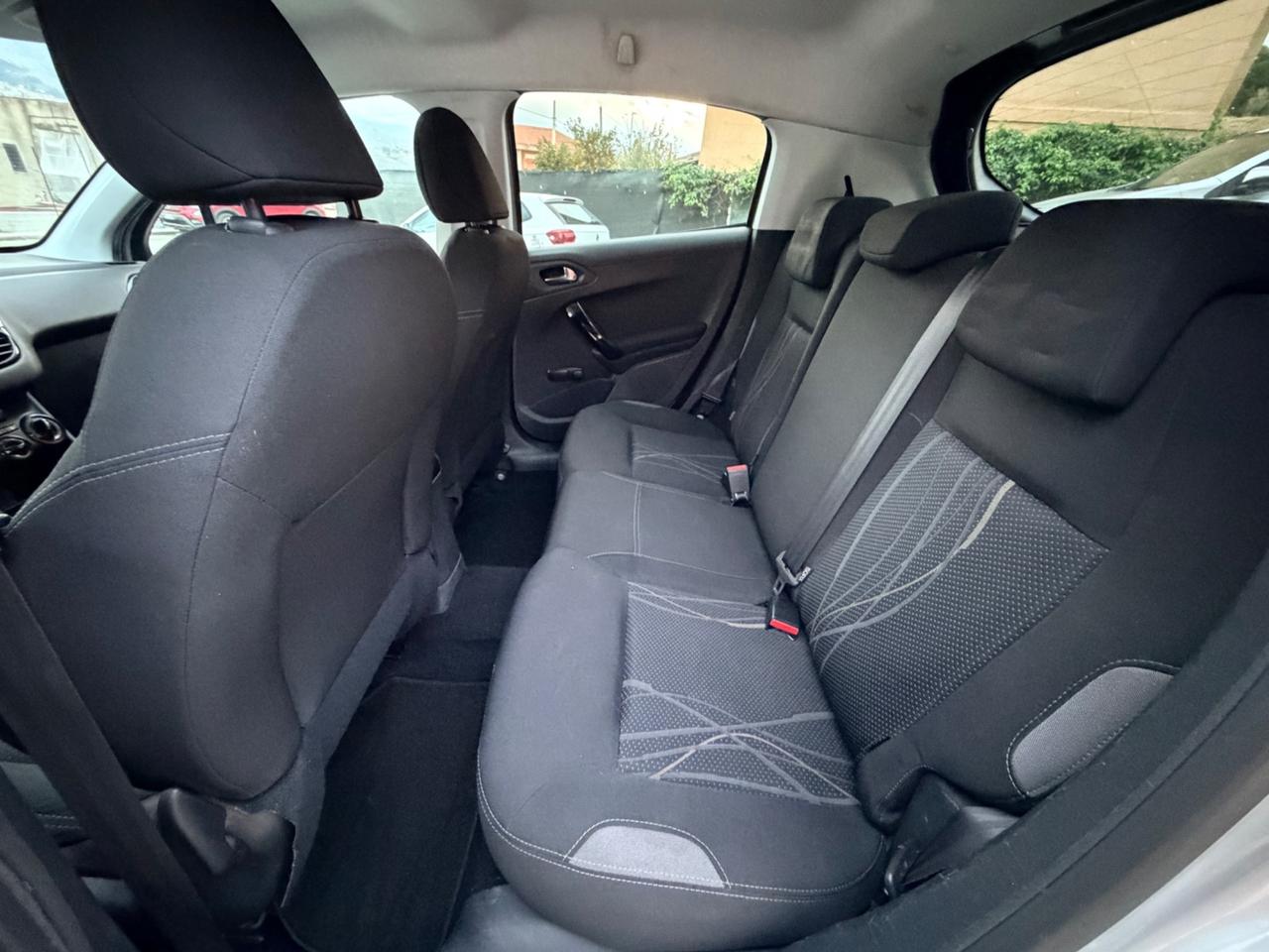 Peugeot 208 1.4 HDi 68 CV 5 porte Active