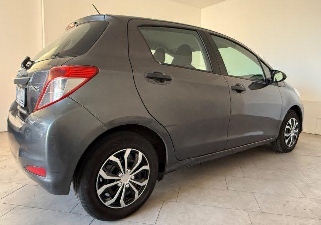 TOYOTA Yaris 1.0 5P Lounge