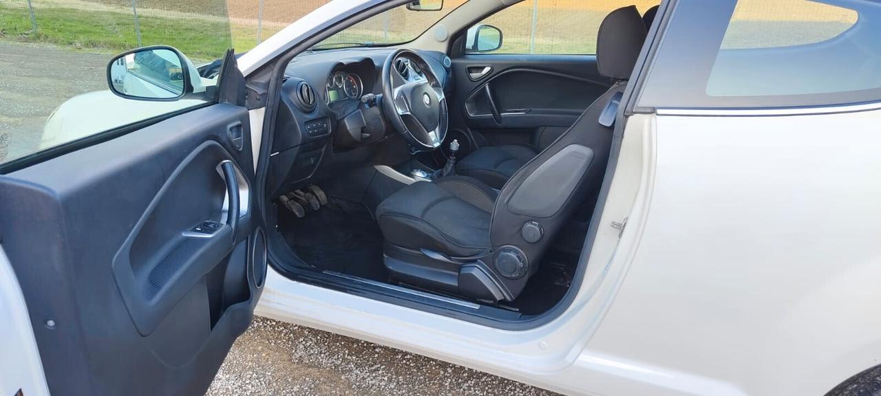 Alfa Romeo MiTo 1.6 JTDm 16V Distinctive Sport Pack