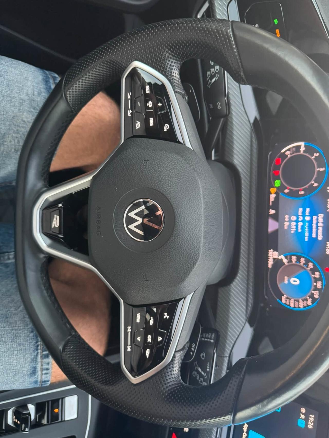 Volkswagen Golf 2.0 TDI 150 CV SCR R-Line
