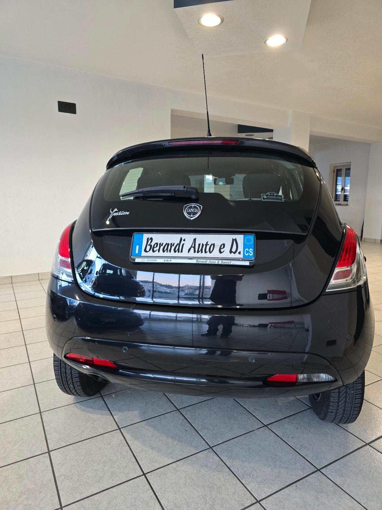 Lancia Ypsilon 0.9 TwinAir 85 CV 5 porte Metano Ecochic Gold