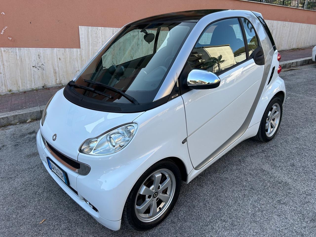 Smart ForTwo 1.0 benz ideale per neopatentati