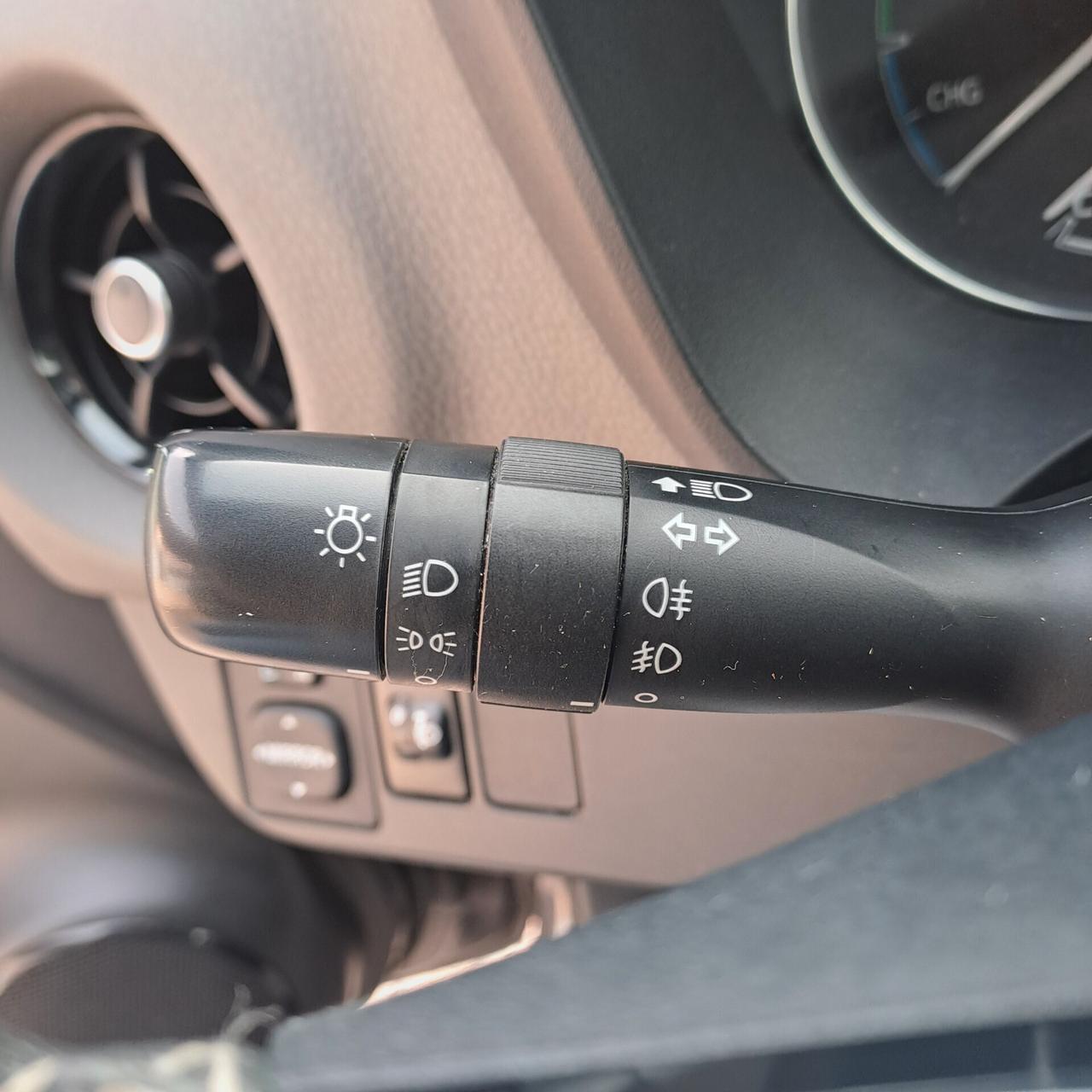 Toyota Yaris 1.5 Hybrid 73cv Business