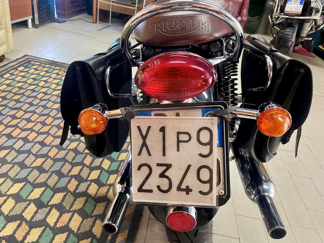 Triumph Bonneville T100 RUOTE A RAGGI