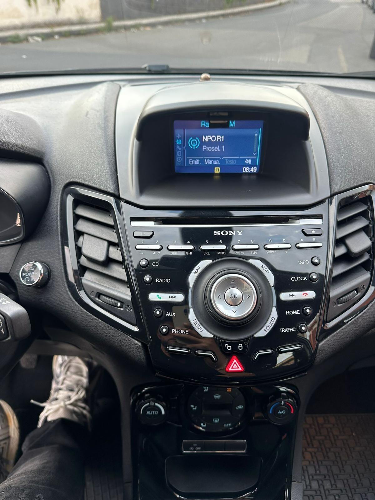 Ford Fiesta 1.5 TDCi 75CV 5 porte Titanium