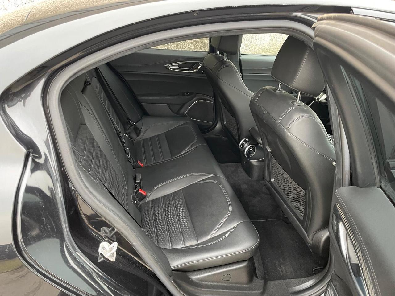 Alfa Romeo Giulia 2.9 V6 Bi-Turbo AT8 Quadrifoglio