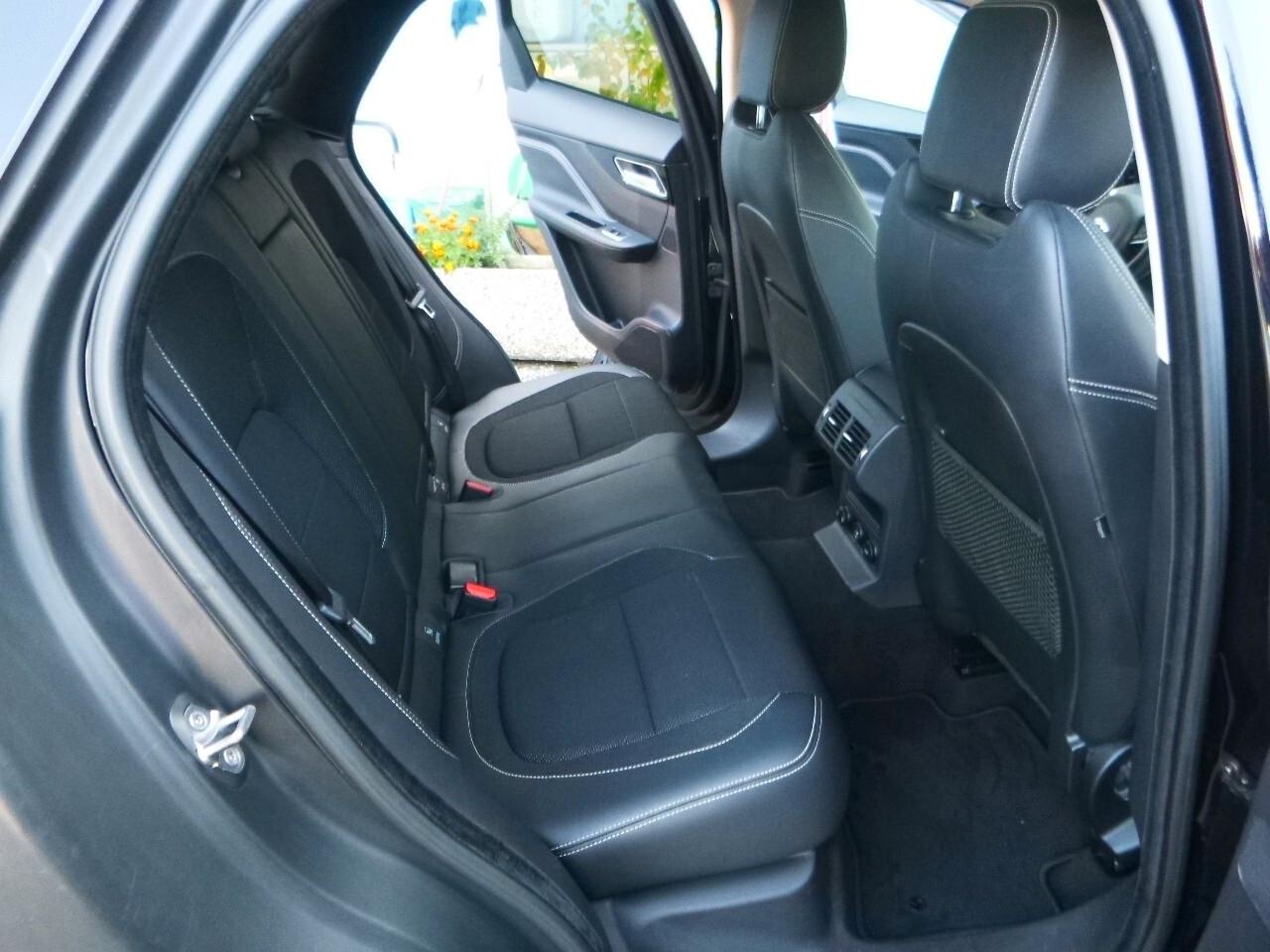 Jaguar F-Pace 2.0 D 180 CV AWD R-Sport