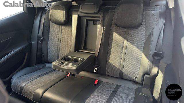 PEUGEOT 3008 BlueHDi 130 S&S Allure