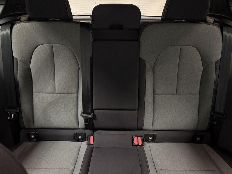 Volvo XC40 Recharge T4 Plug-in Hybrid auto Recharge Core