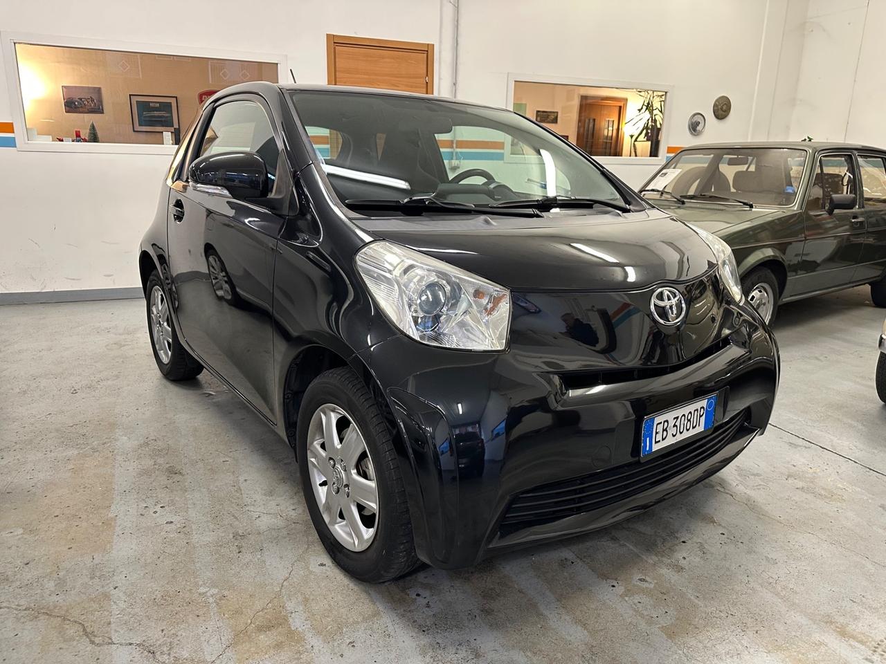 Toyota iQ 1.0 - Autonavigli