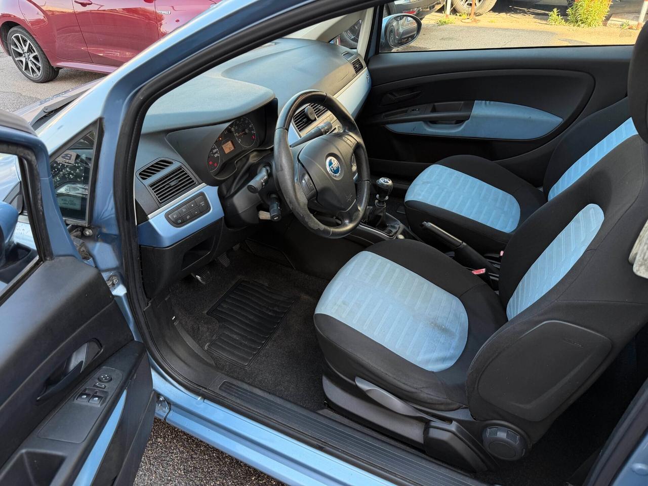 Fiat Grande Punto 1.4 Active NEOPATENTATI