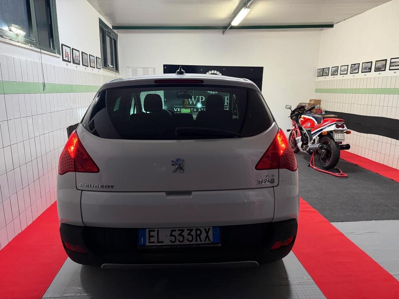Peugeot 3008 1.6 e-HDi 112CV cambio robotizzato S.&S. Business
