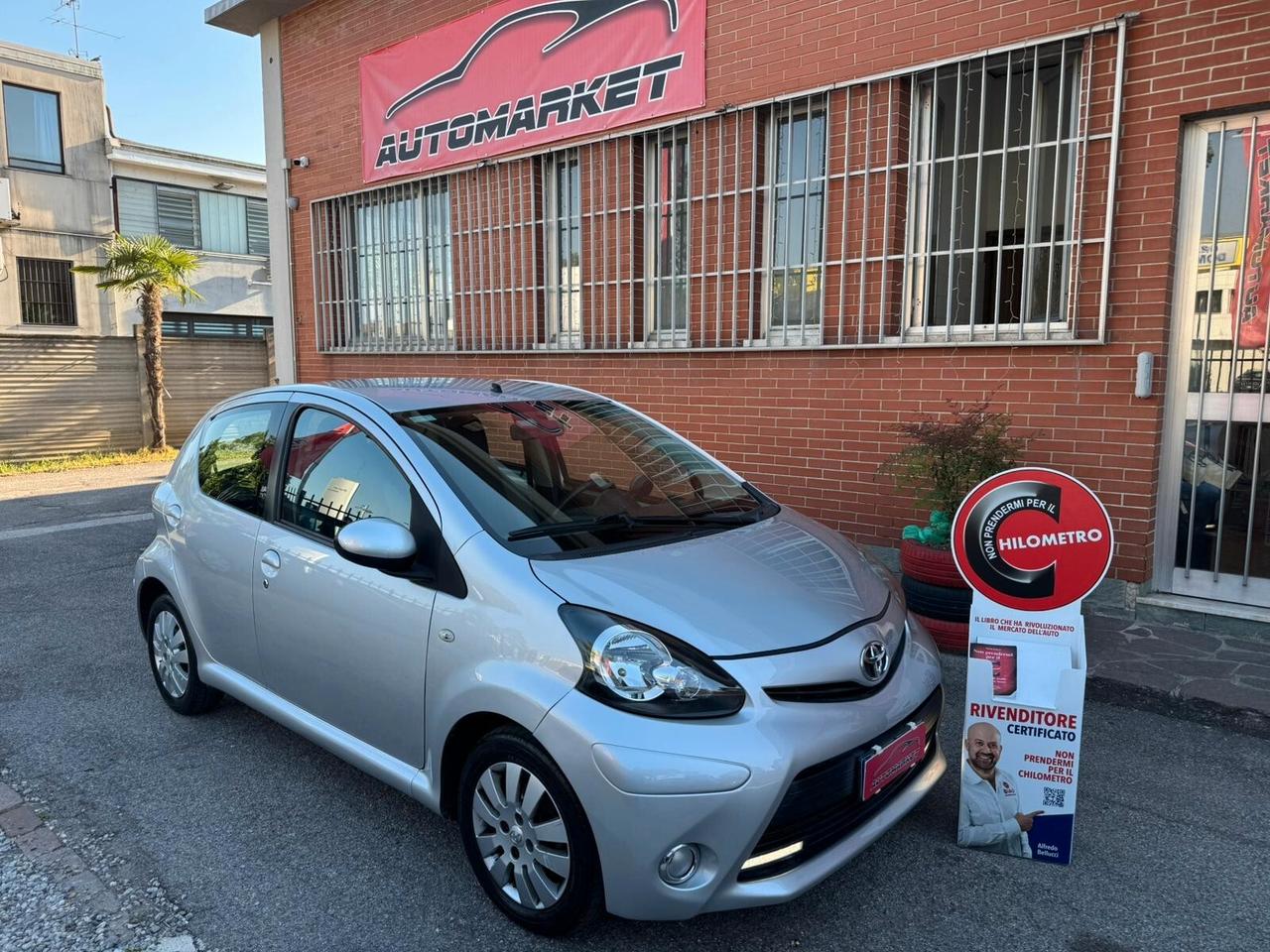 Toyota Aygo 1.0 12V VVT-i 5 porte Lounge MMT
