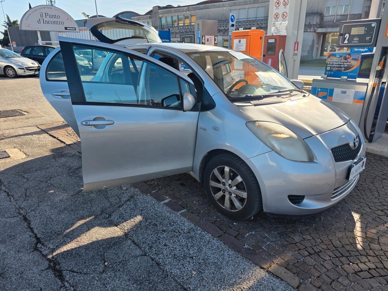 Toyota Yaris 1.4 D-4D 5porte con 254.000km Neopatentati ok