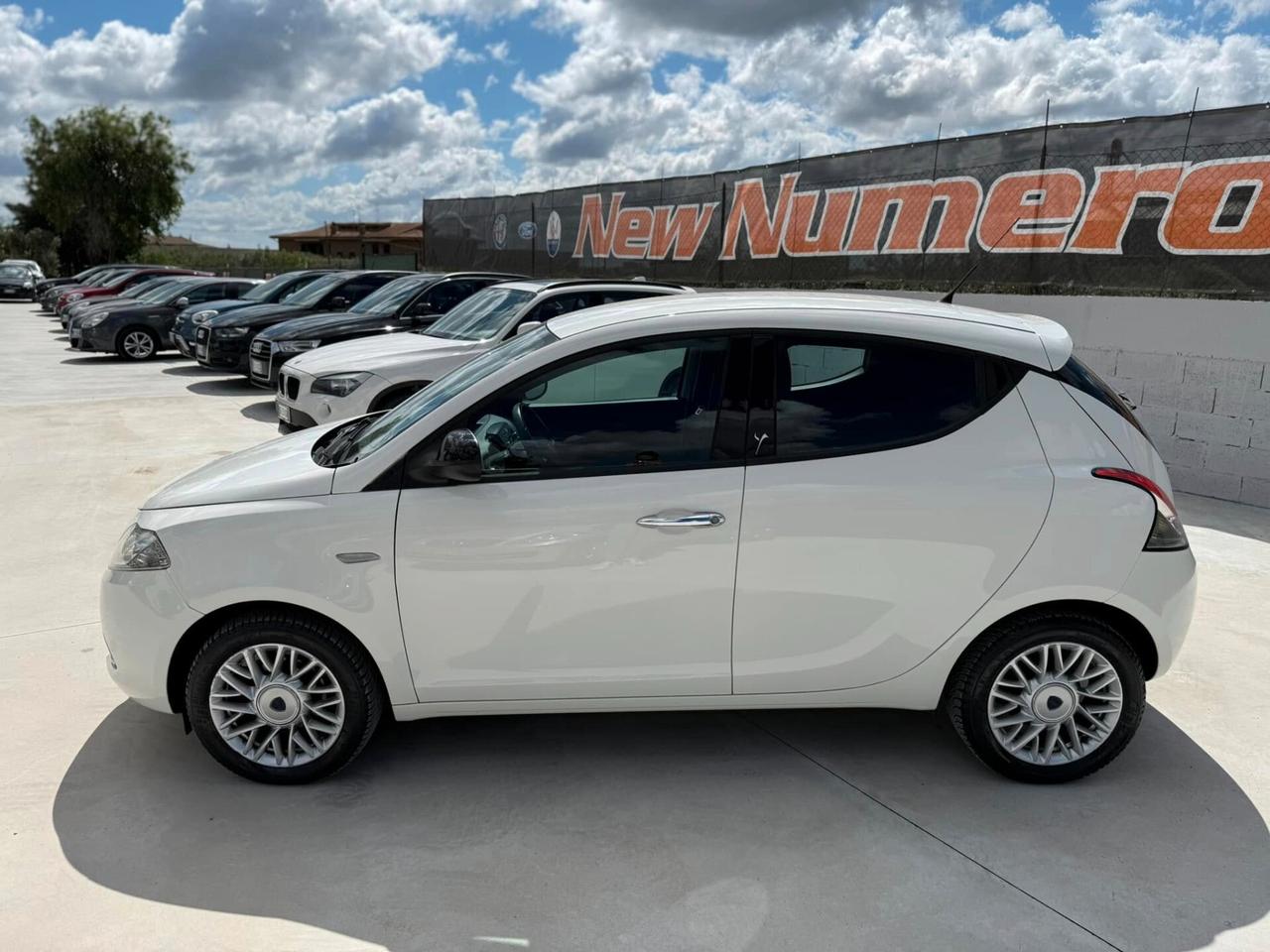 Lancia Ypsilon 1.2 69 CV 5P Gold 2015