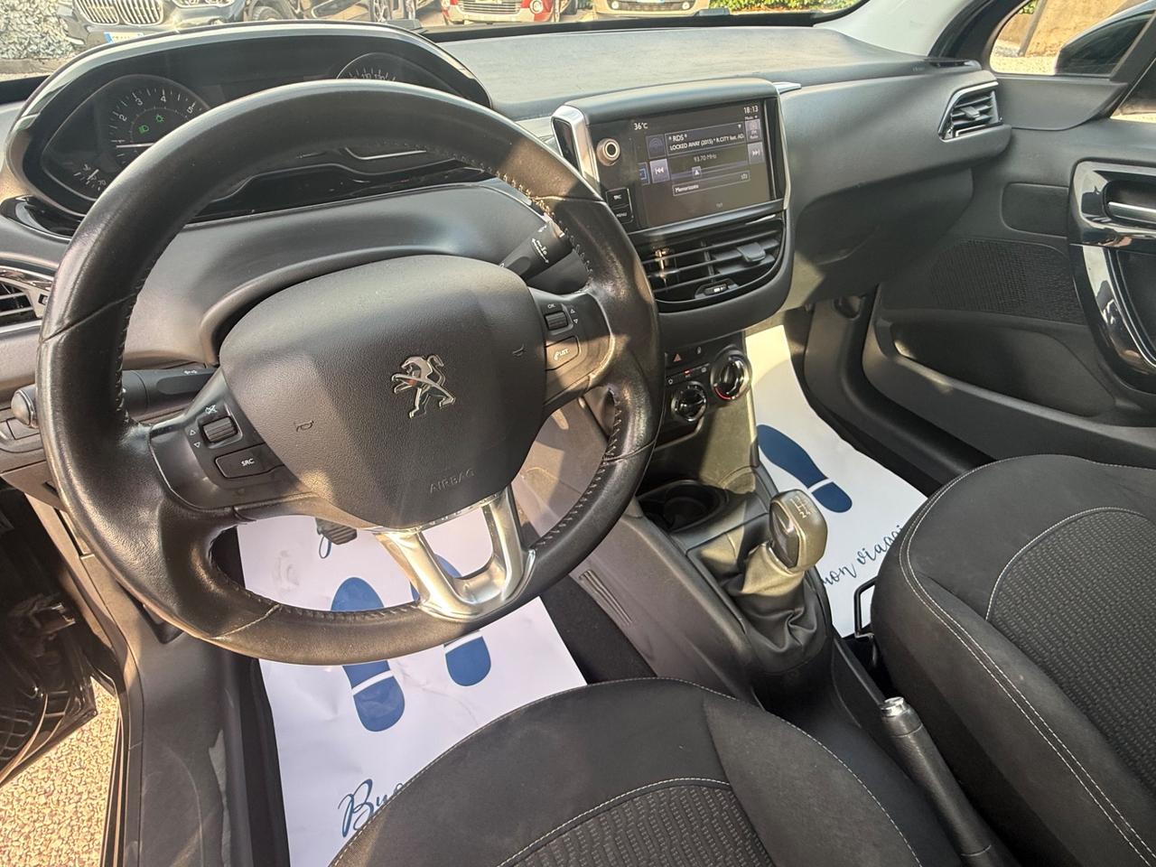 Peugeot 208 PureTech 82 5 porte Allure