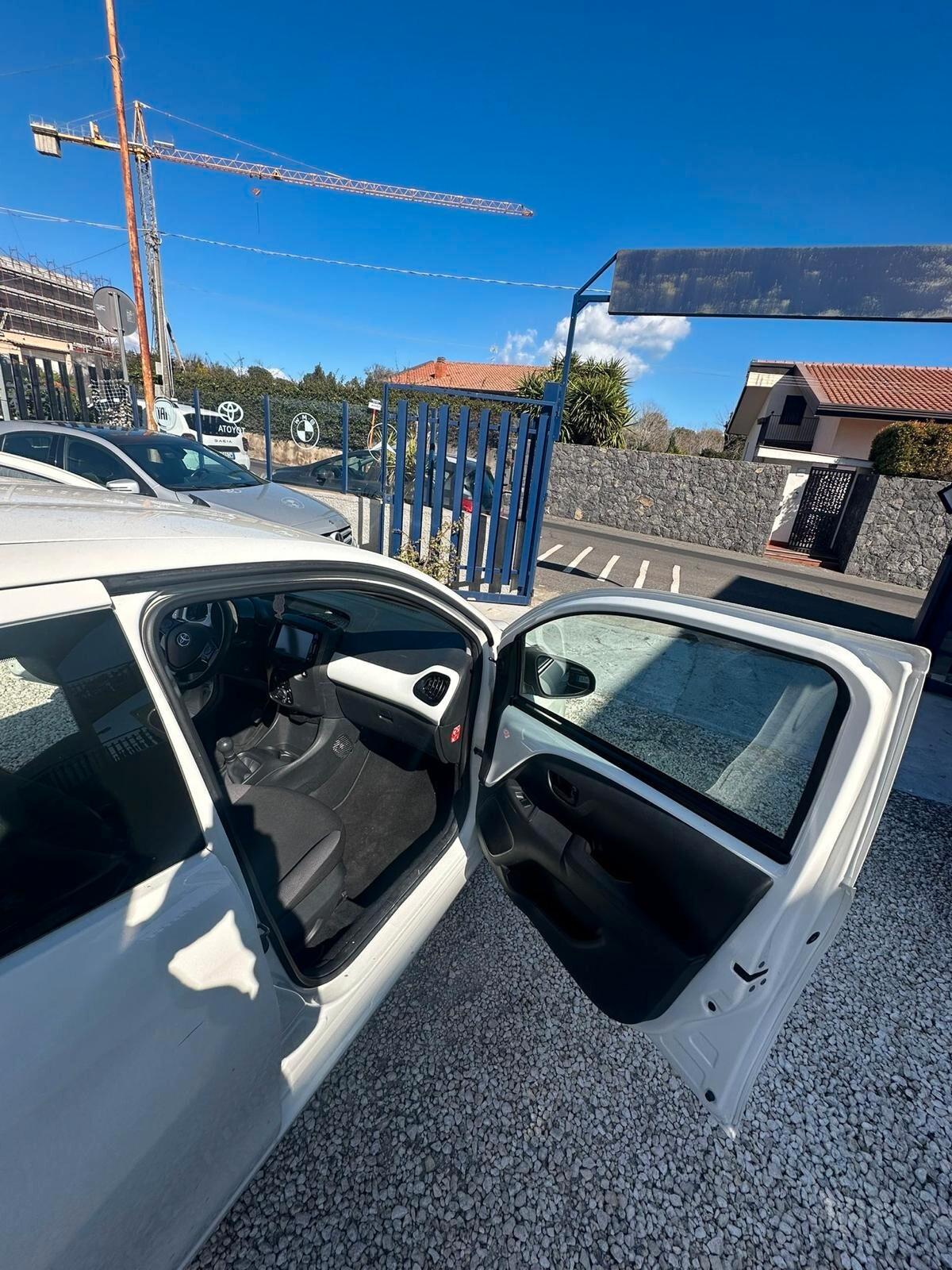 Toyota Aygo Connect 1.0 VVT-i 72 CV 5 porte x-clusiv MMT