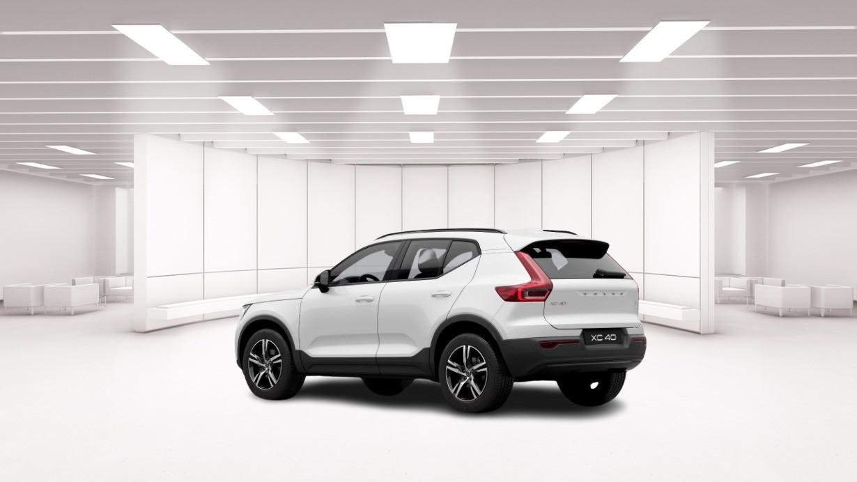 VOLVO Xc40 B3 Mild Hybrid Automatico Ultra Dark