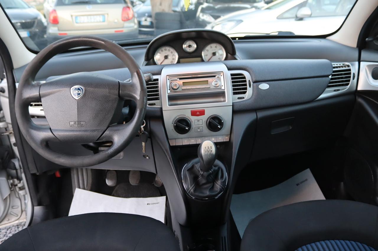 Lancia Ypsilon 1.3 MJT 75 CV Oro