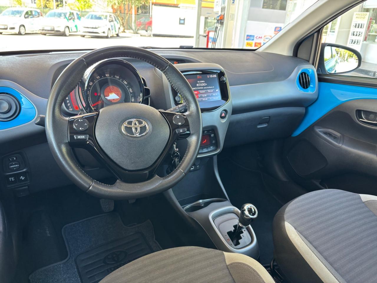 Toyota Aygo 1.0 VVT-i 72 CV 5 porte x-cool MMT