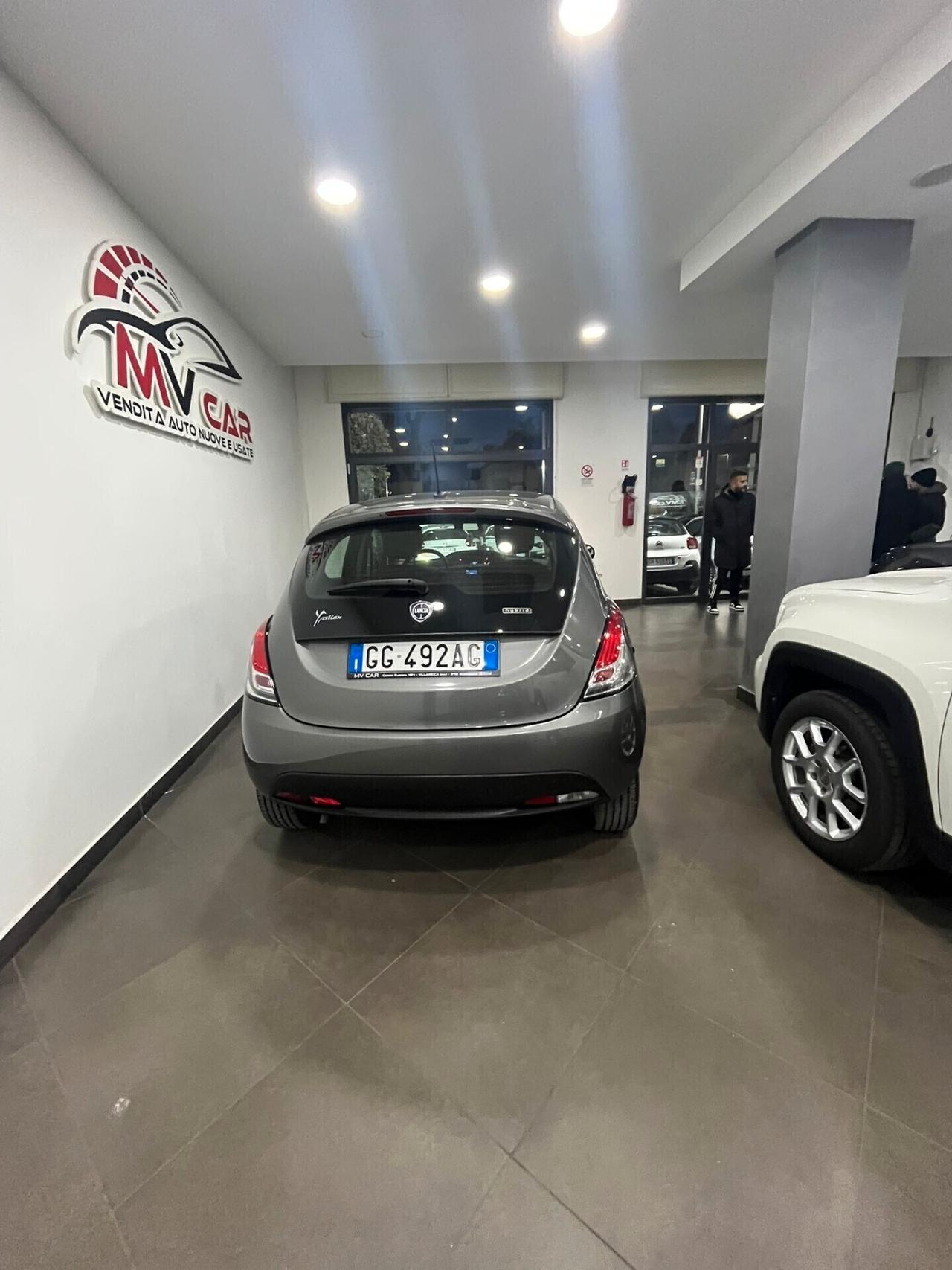 Lancia Ypsilon 1.0 5 porte S&S Benzina Hybrid Ecochic Gold