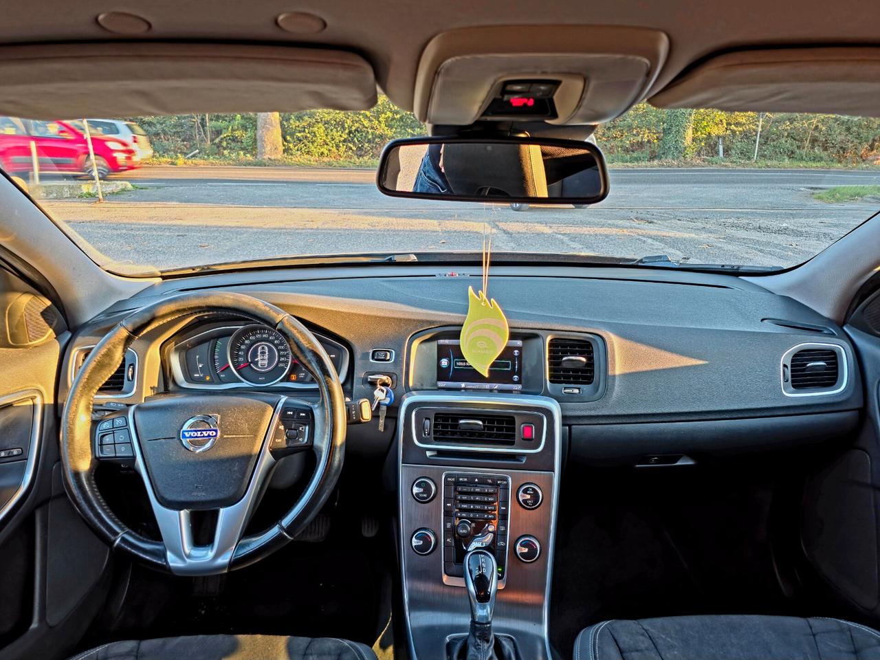 Volvo V60 D4 Geartronic R-design 2012-E5B Automatico