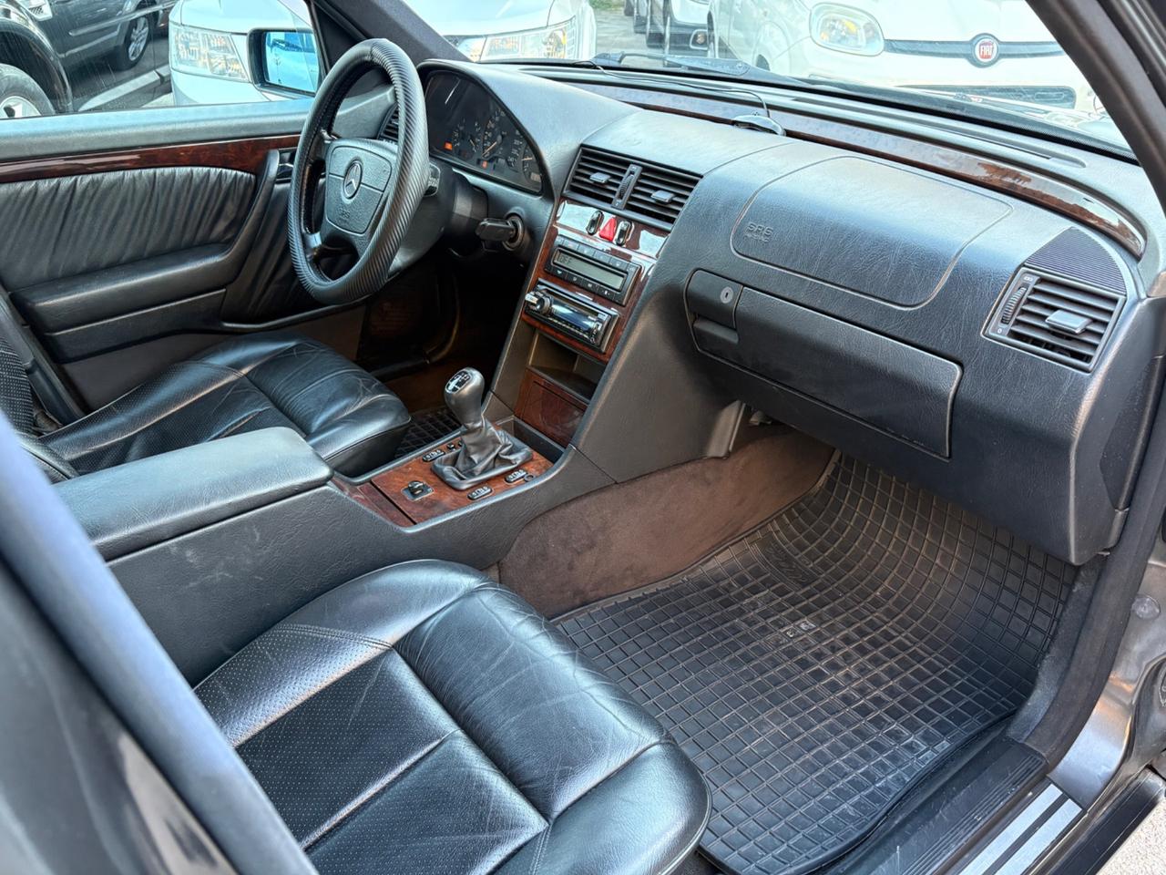 Mercedes C 200 berlina GPL magnifica