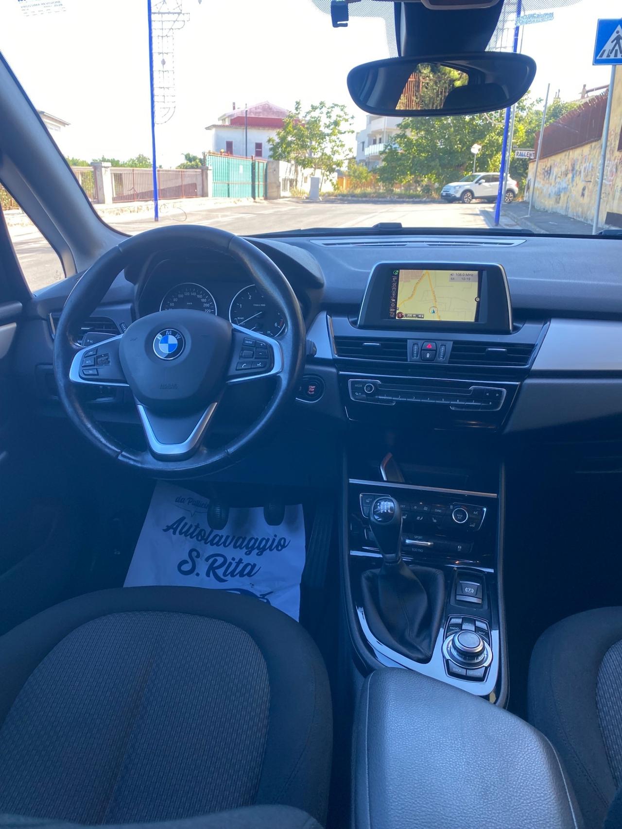 Bmw 216d Anno 2017 Full Navi Led Xeno