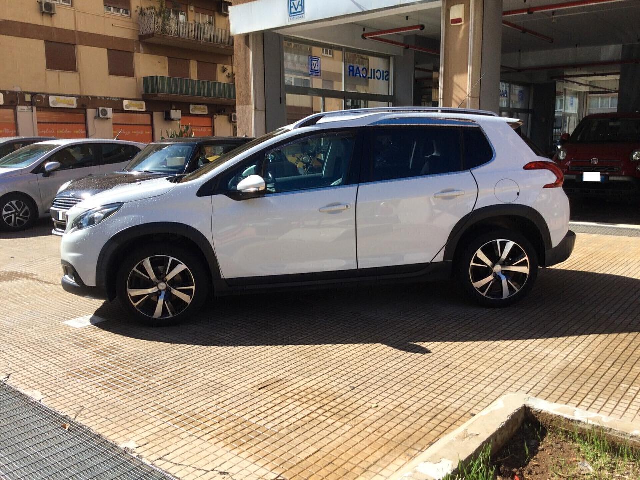 Peugeot 2008 BlueHDi 100 S&S Allure
