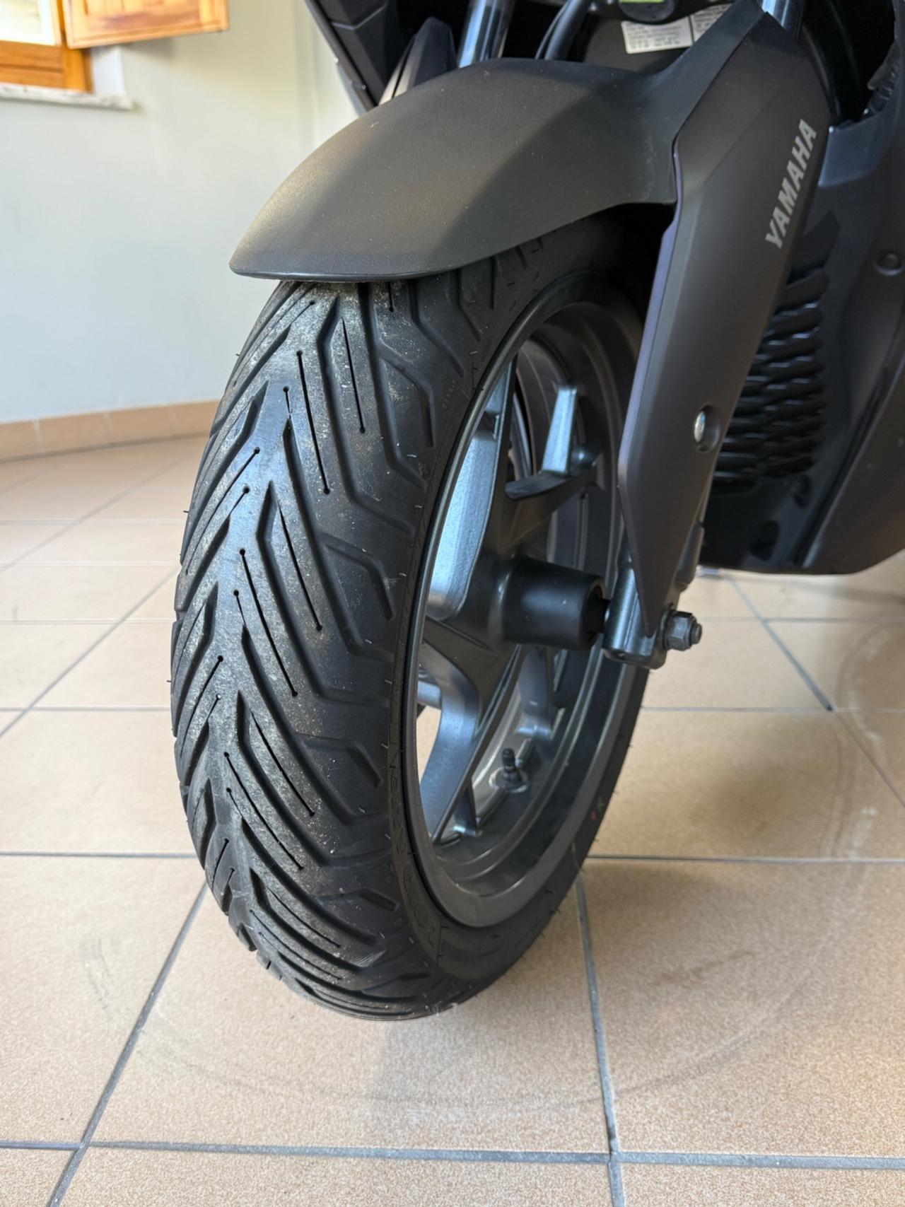 Yamaha X-Max 300 TECH MAX