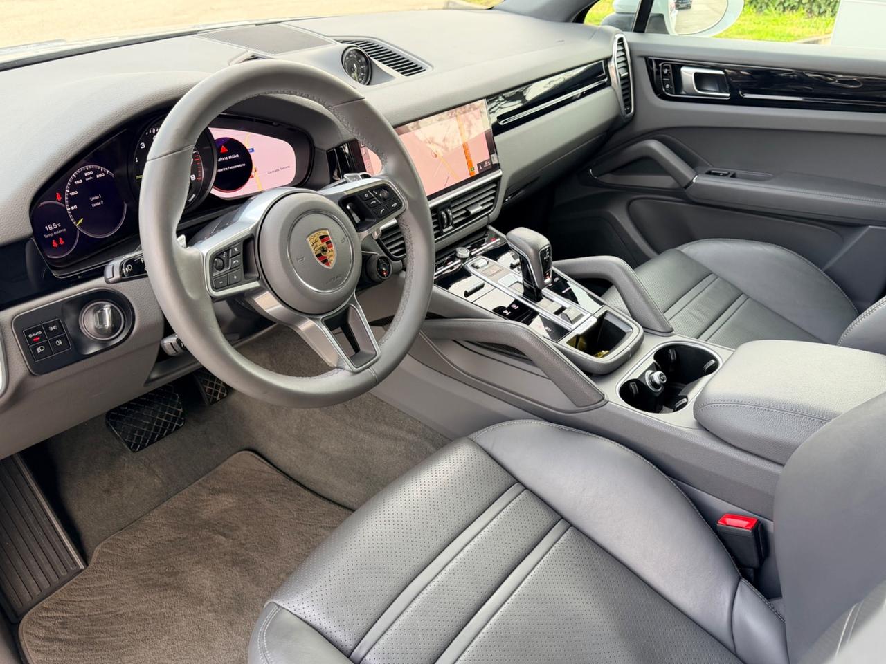 Porsche Cayenne Coupé 3.0 V6 E-Hybrid uni pro in garanzia