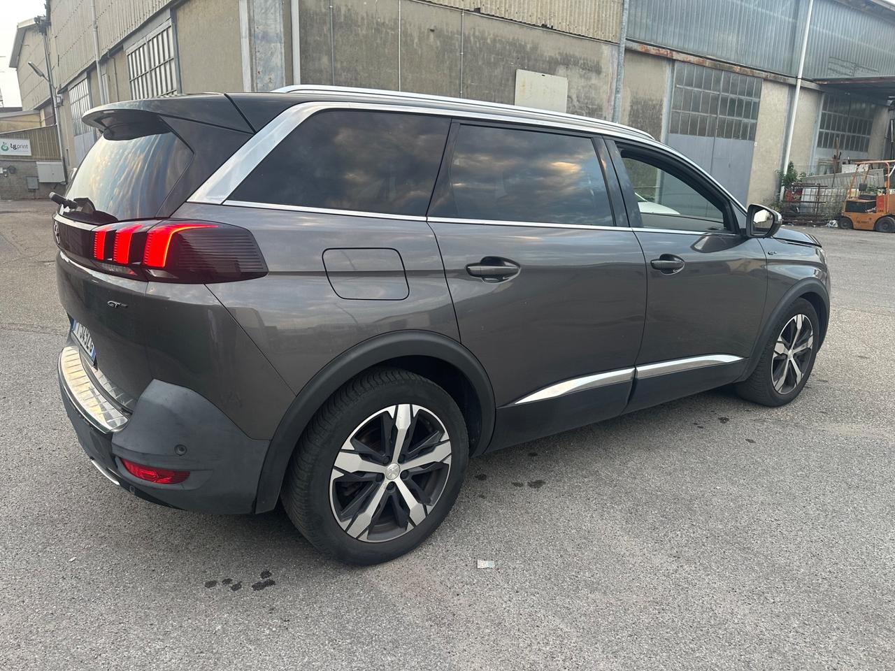 Peugeot 5008 GT LINE 7 POSTI